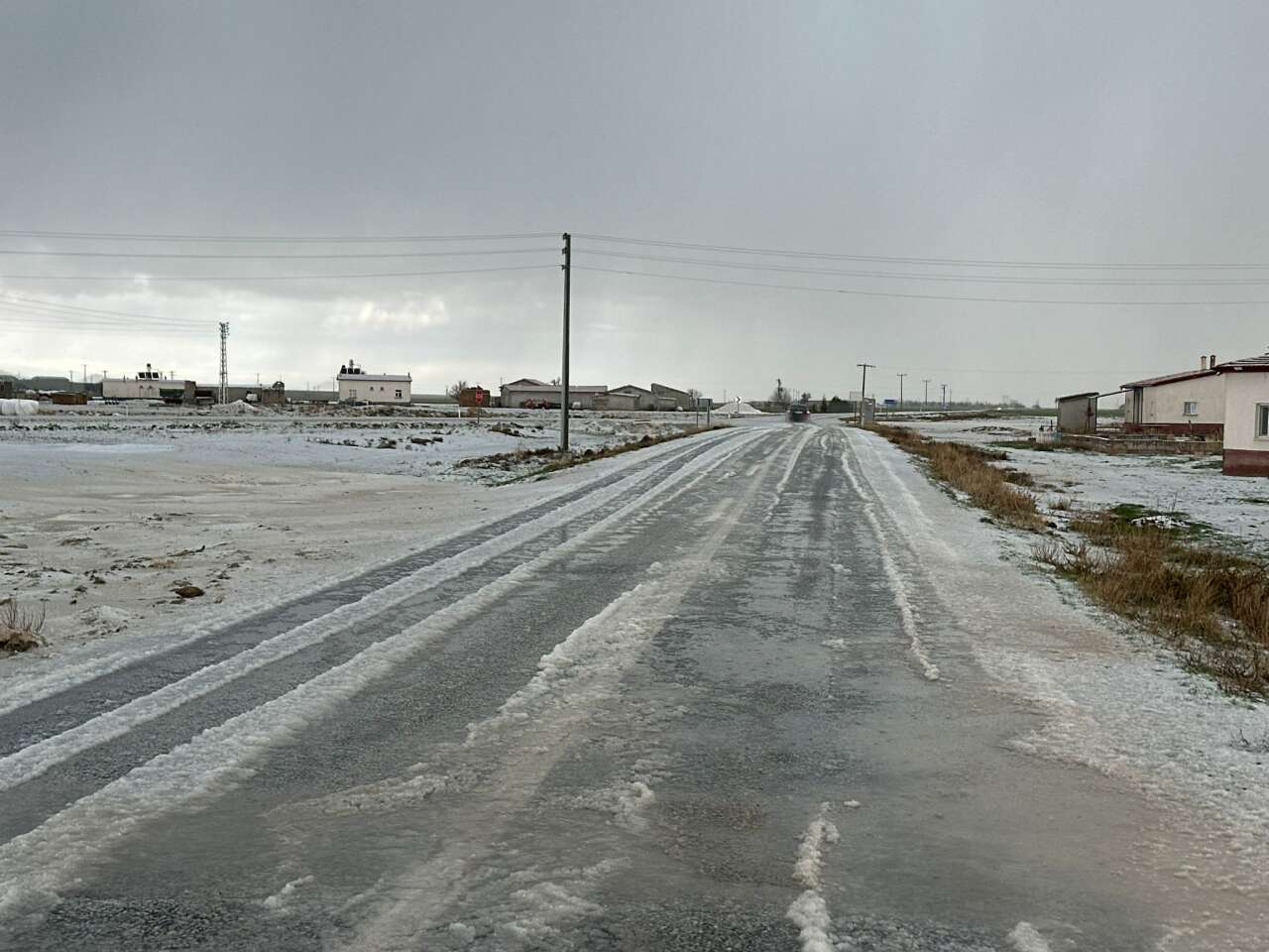 Konya’da etkili olan yağmur yerini dolu yağışına bıraktı 4